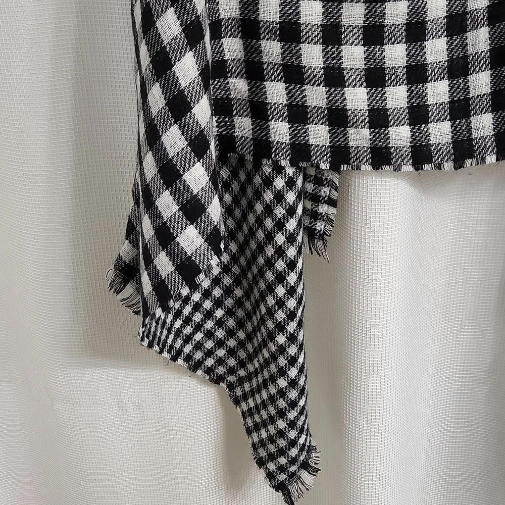 Checkered Wrap - Picture 3 of 5
